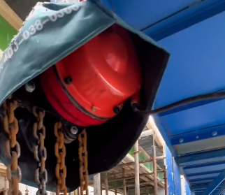 爬架電動葫蘆提升爬架網講究的是安全